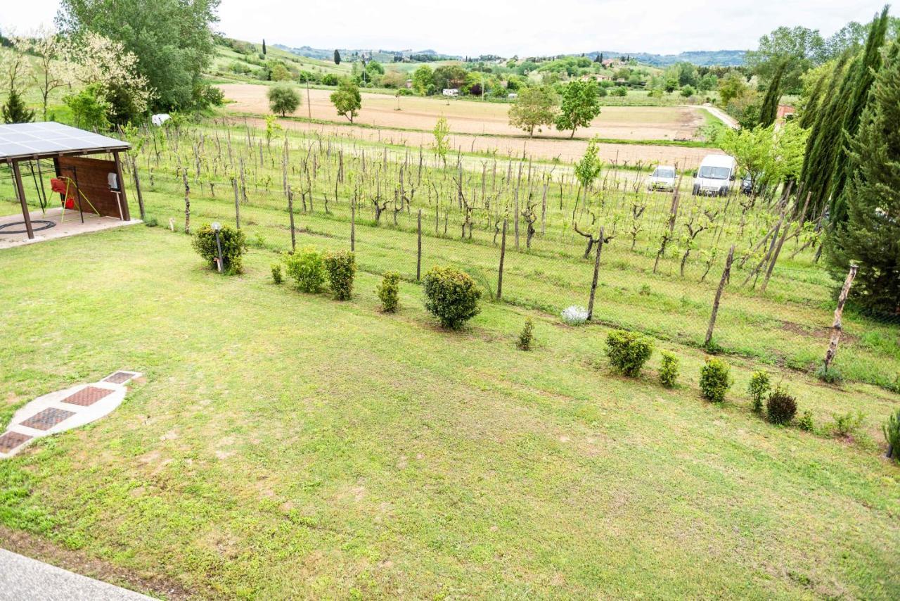 Appartamento Nella Campagna Di Certaldo Il Ciliegio Exterior foto